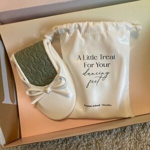 Miss to Mrs Box items